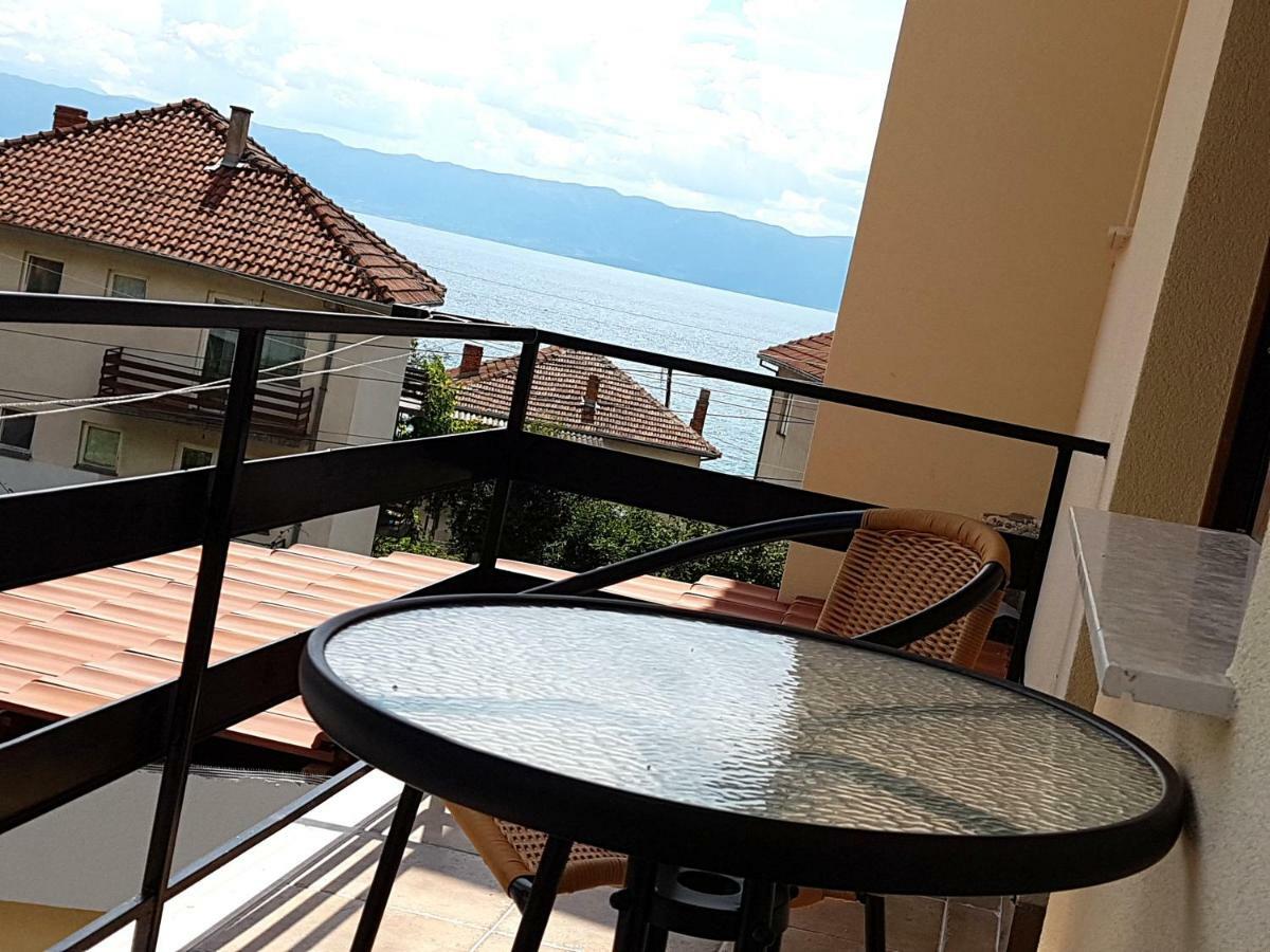Et Larum Peštani Eksteriør bilde